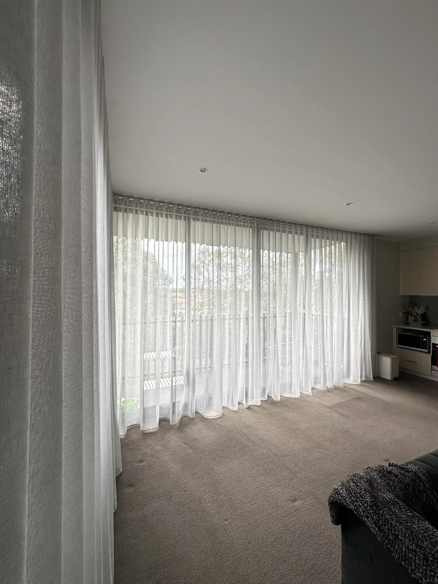 Bended Sheer Curtains for Apartment detail 4