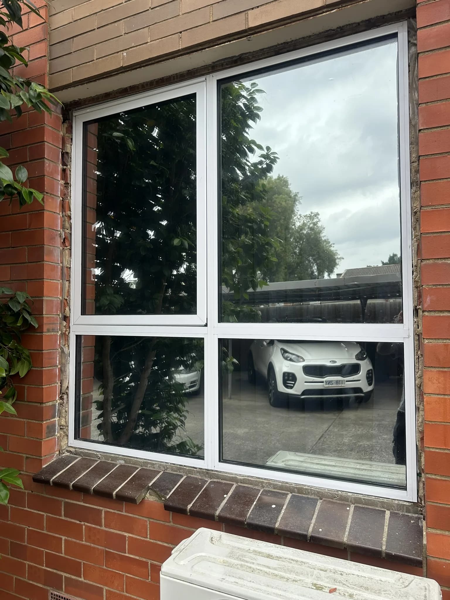 Dark Mirror Privacy Tint for Apartment Windows detail 5