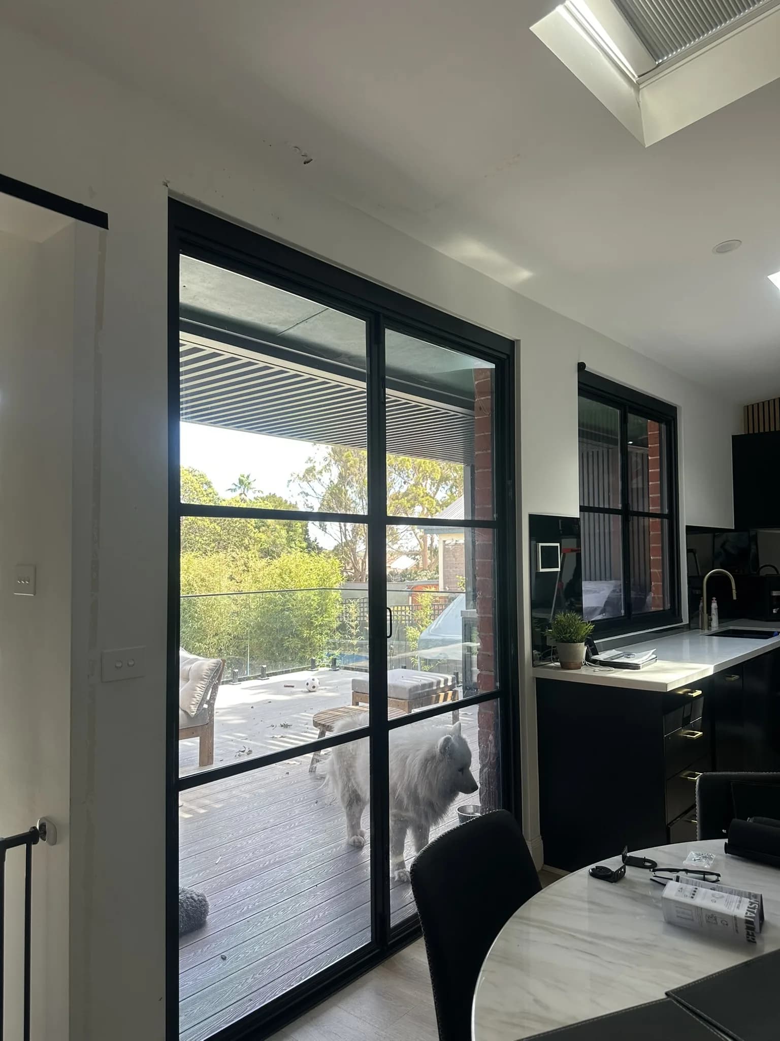 Motorised Screen Roller Blind Installation detail 3