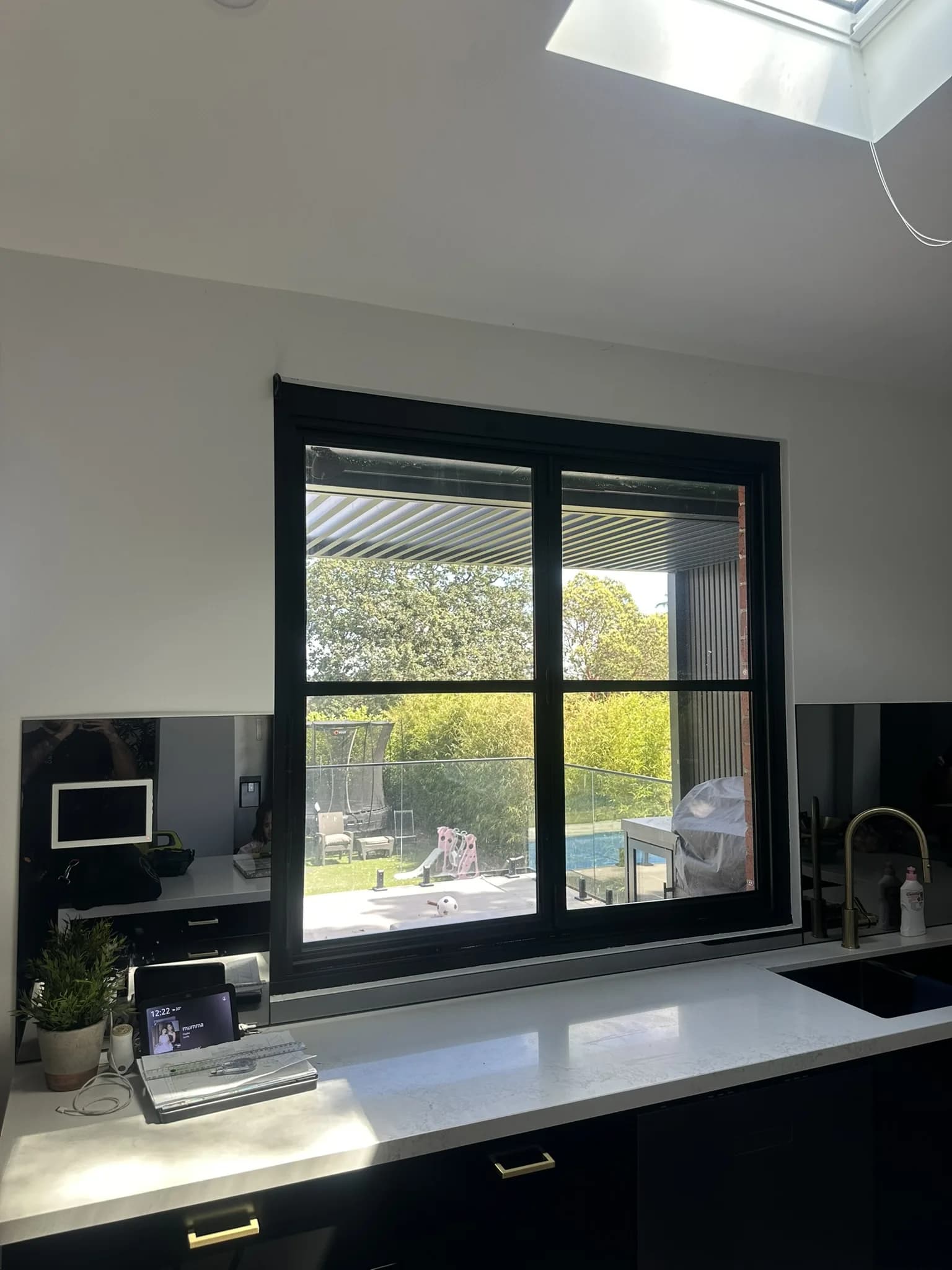 Motorised Screen Roller Blind Installation detail 2