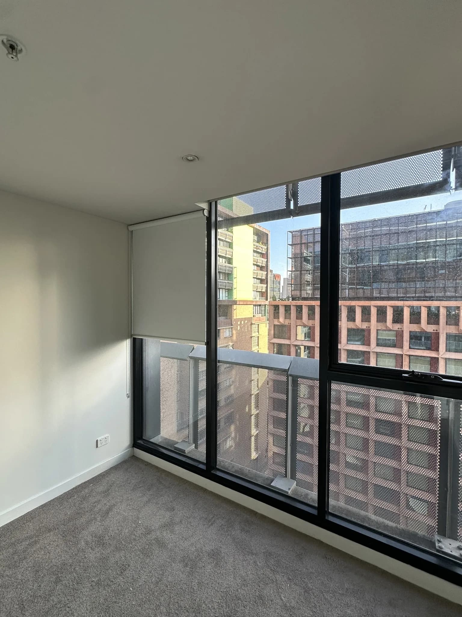 Roller Blinds for a Freshly Renovated Apartment detail 3