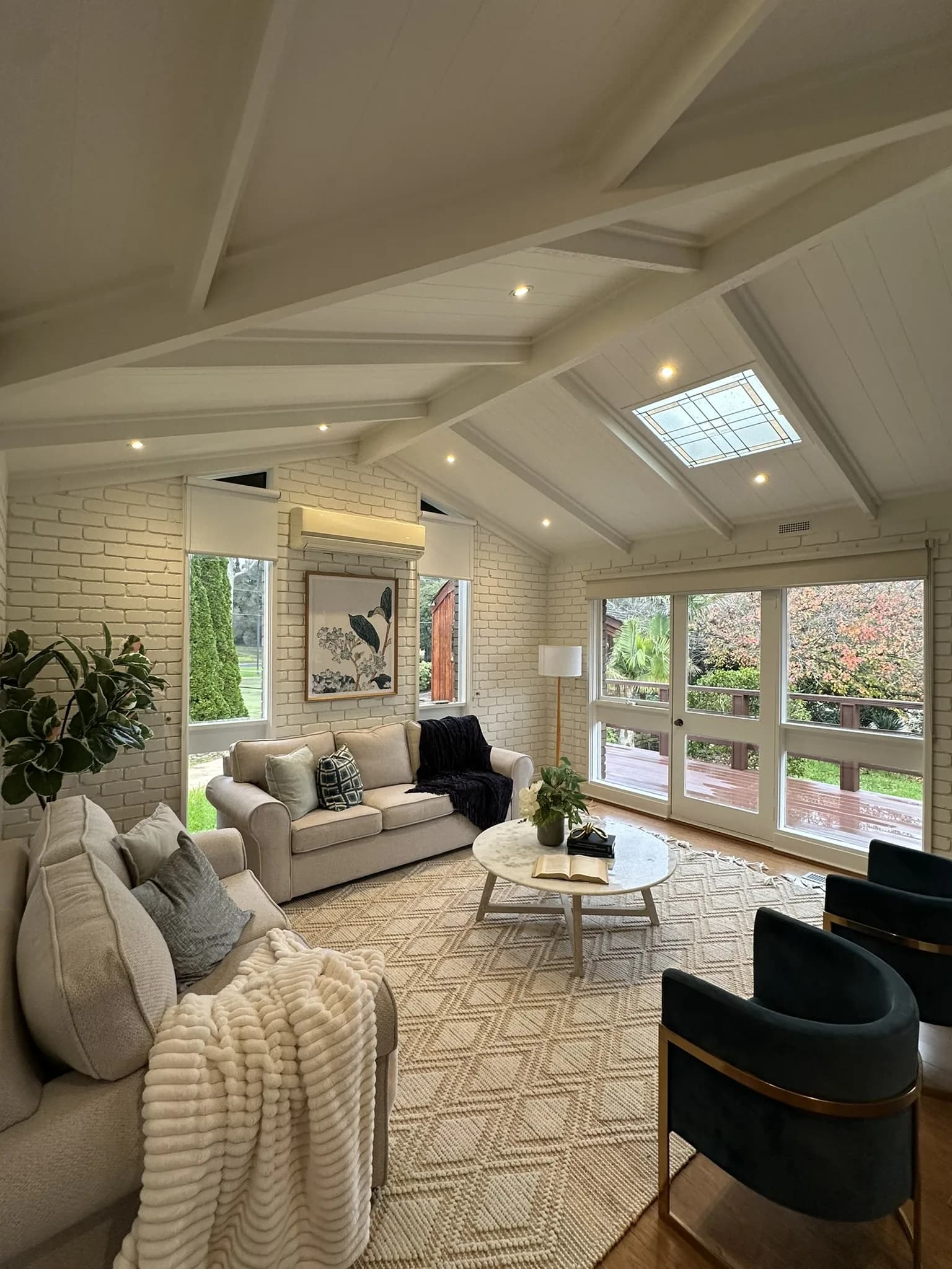 Screen and Blockout Roller Blinds for Large Prestigious Home detail 4