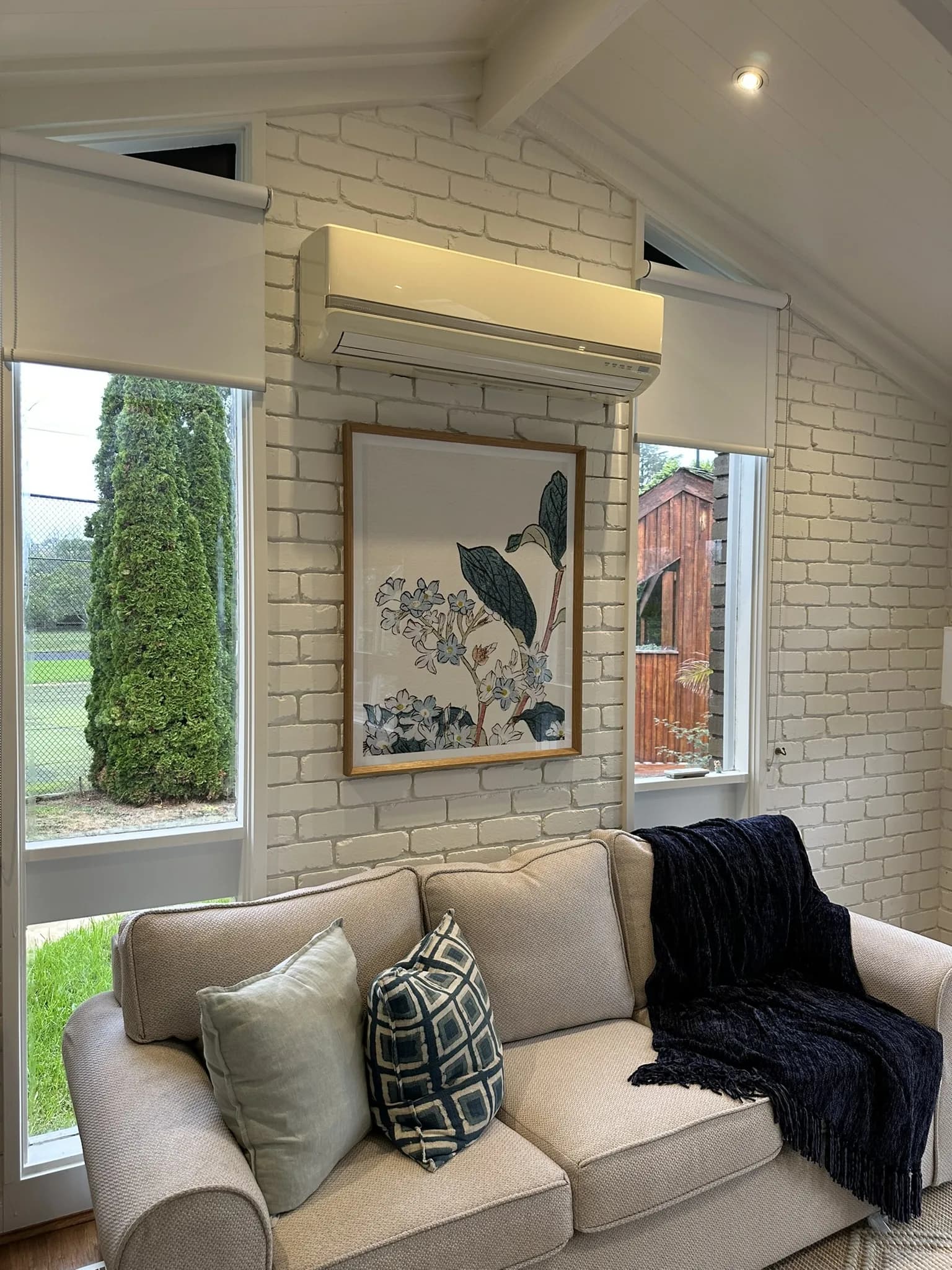 Screen and Blockout Roller Blinds for Large Prestigious Home detail 5