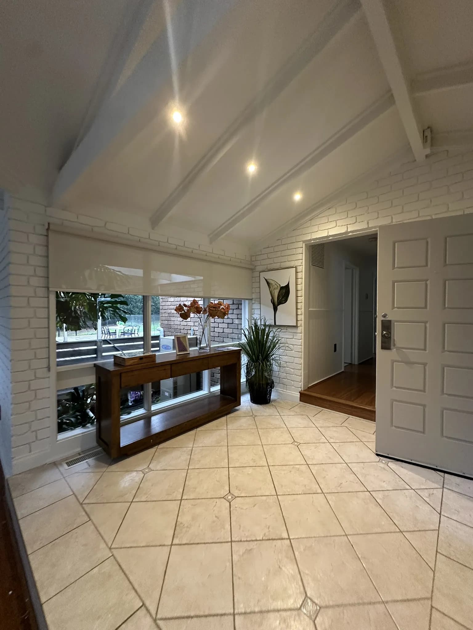 Screen and Blockout Roller Blinds for Large Prestigious Home — photo 8 of 10