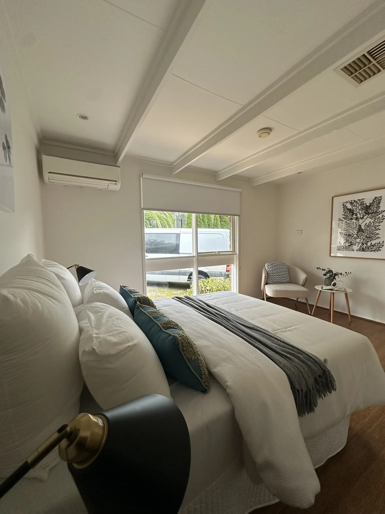 Screen and Blockout Roller Blinds for Large Prestigious Home — photo 9 of 10