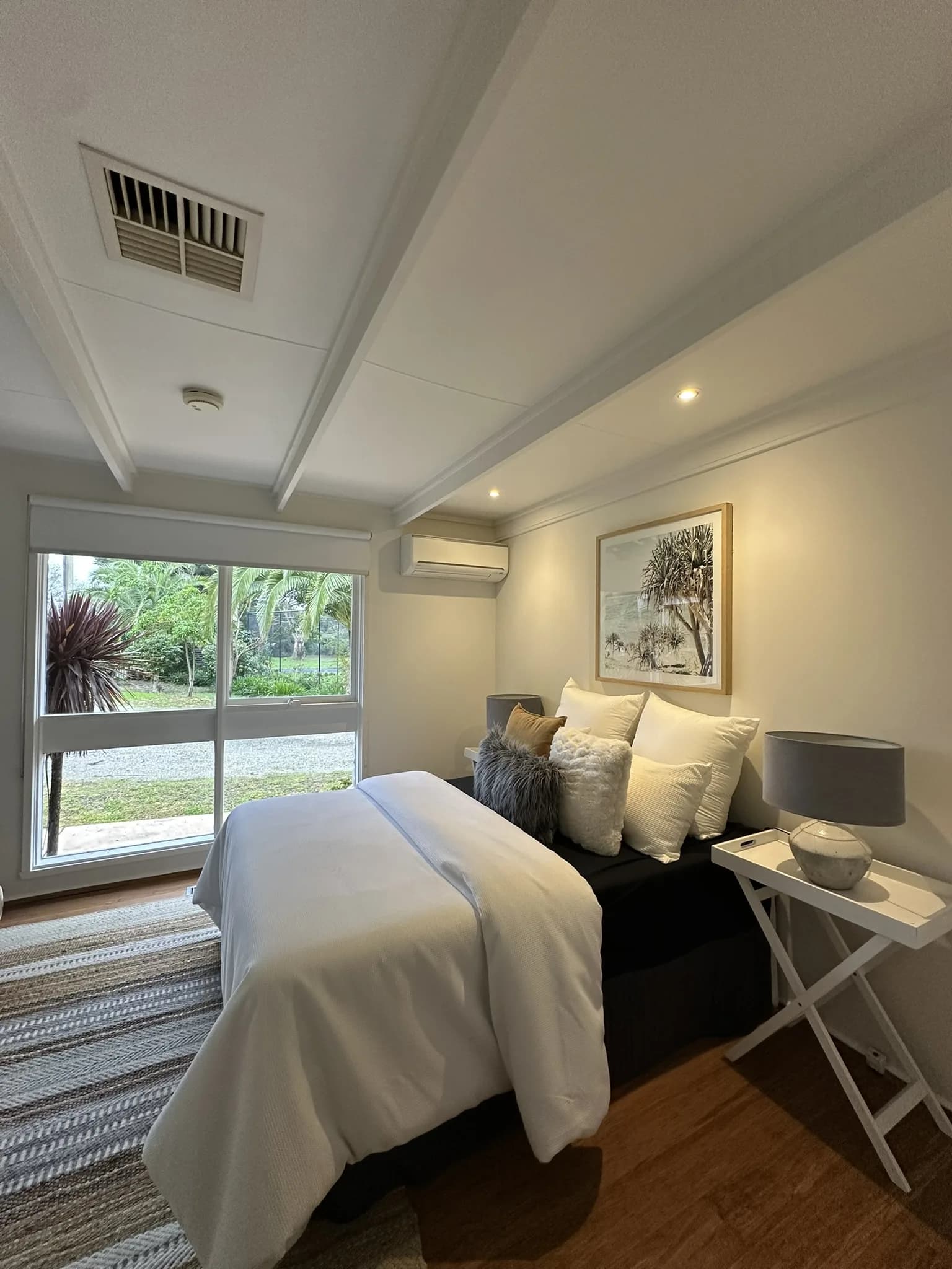 Screen and Blockout Roller Blinds for Large Prestigious Home — photo 10 of 10